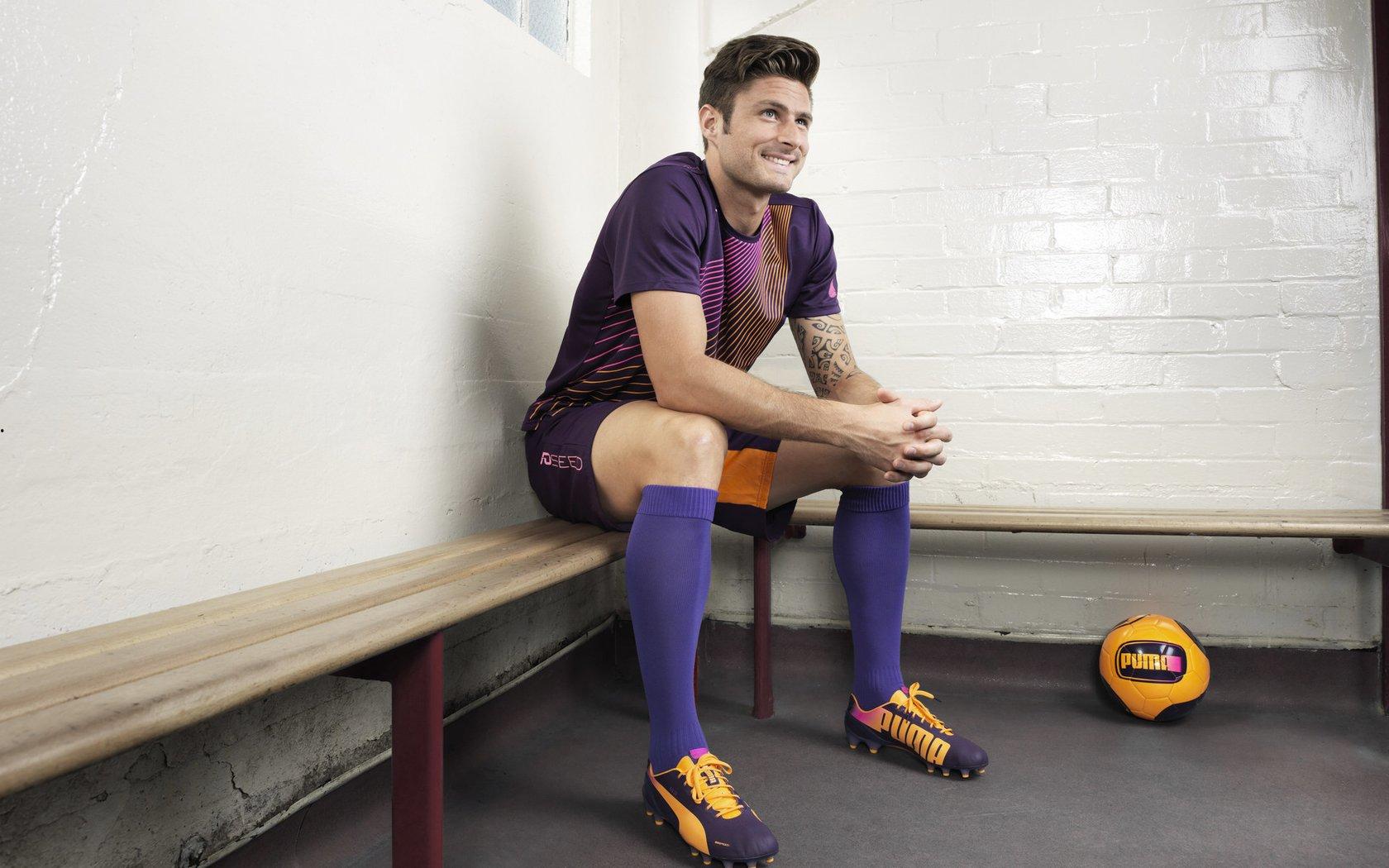 沃特福德惊天逆转引爆足坛,传奇教练黯然离场引发连锁震荡